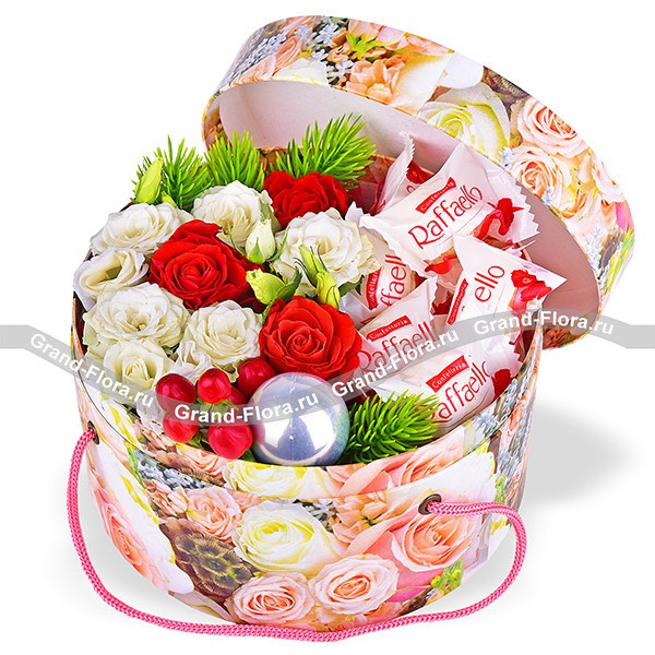 Зимняя сказка - коробка с розами и конфетами рафаэлло